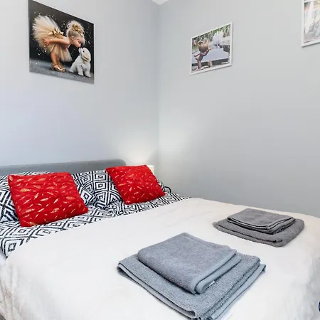 Апартаменты Wygodny Postoj Z Parkingiem *